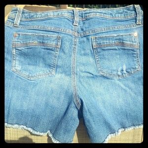 Frayed denim jeans shorts